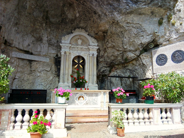 монастырь мадонна делла корона италия фото 19