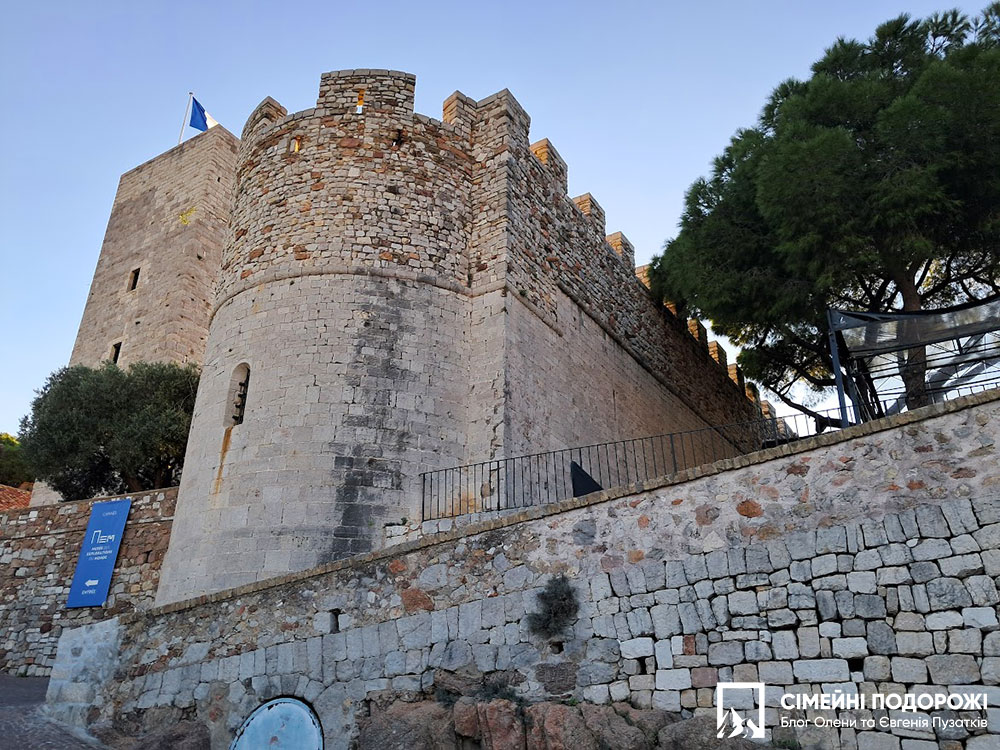 Замок в Каннах. Холм Ле Сюке