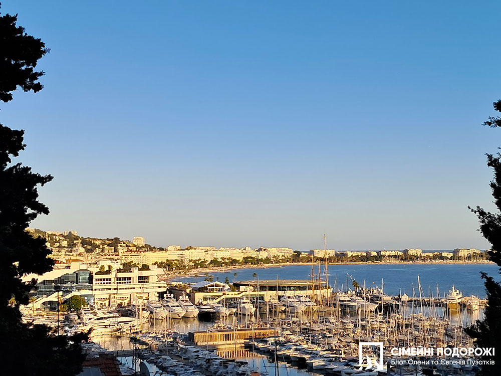 Панорама Канн с холма Ле-Сюке