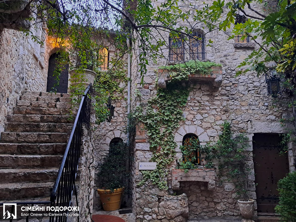 Эз - Eze - атмосферное село на Лазурном побережье Франции