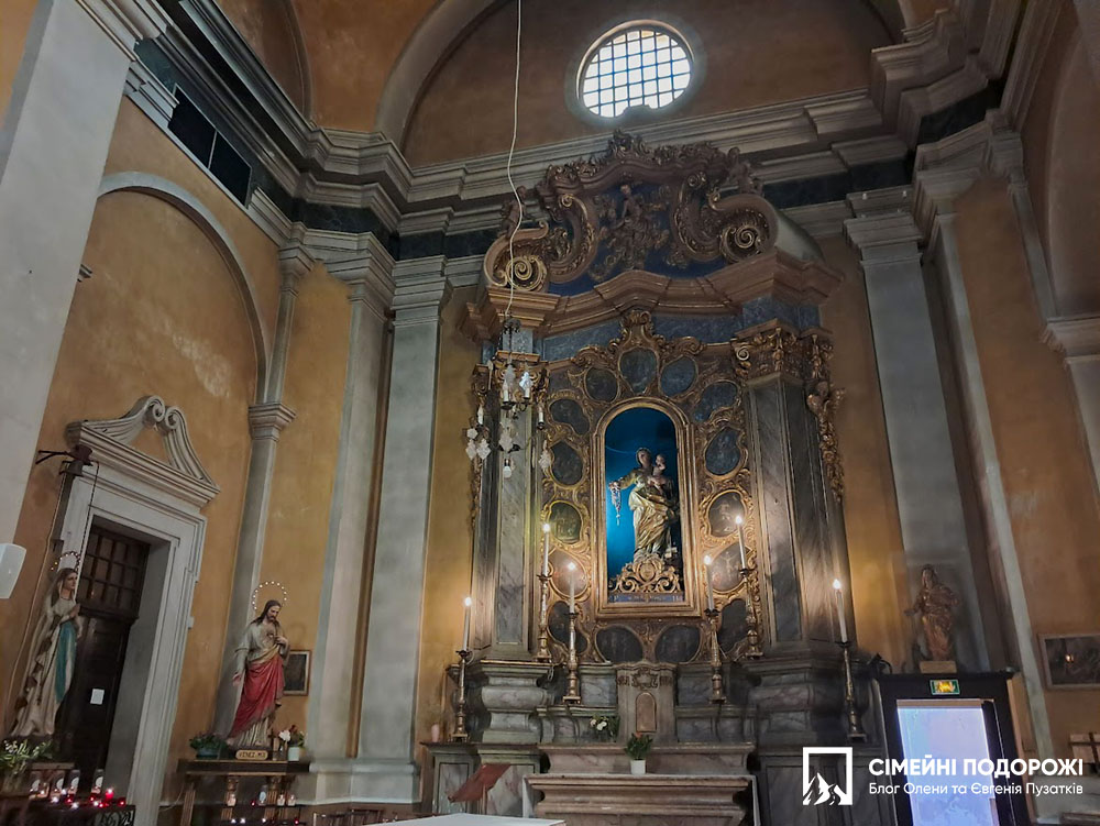 Церква Église Saint-Michel у Вільфранш-сюр-Мер