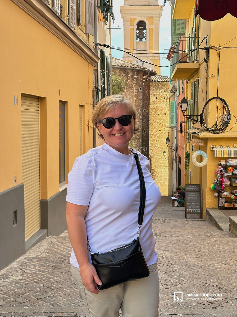 улочка и часовня Церковь Сан-Мишель Фильфранш-сюр-Мер