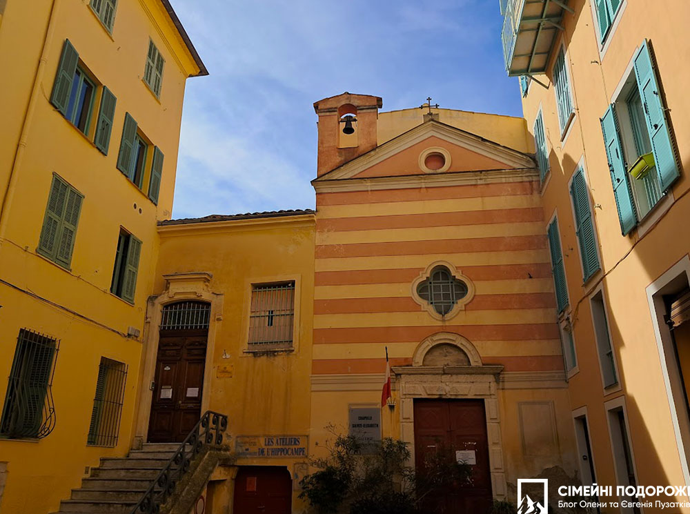 Старовинні будівлі у Вільфранш-сюр-Мер