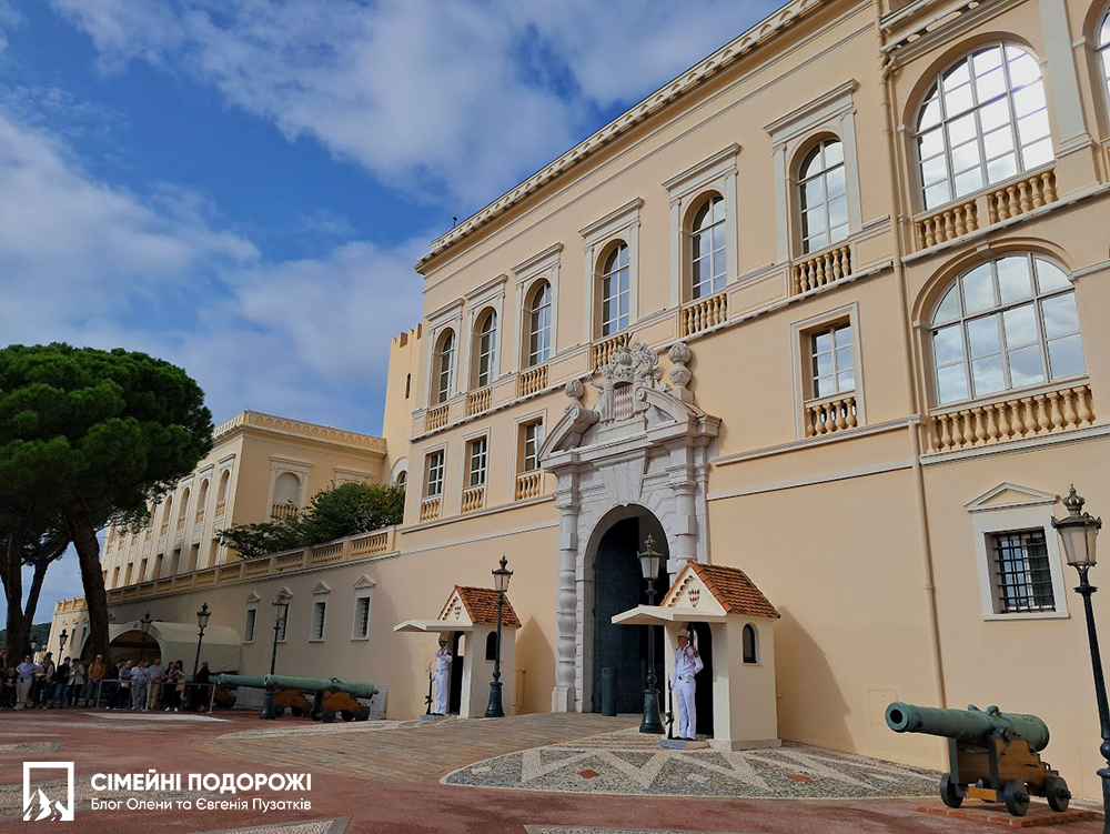 Place du Palais Princier - Князівський палац, зміна варти. Монако за 1 день