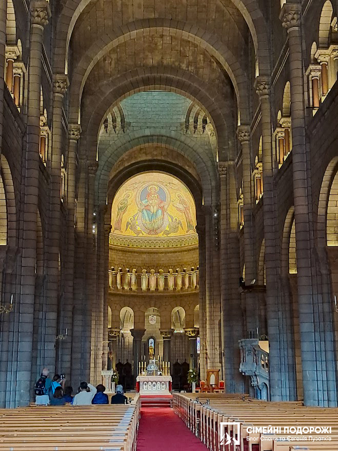 Монако за 1 день. Вівтар з каррарського мармуру в Кафедральному Соборі Монако