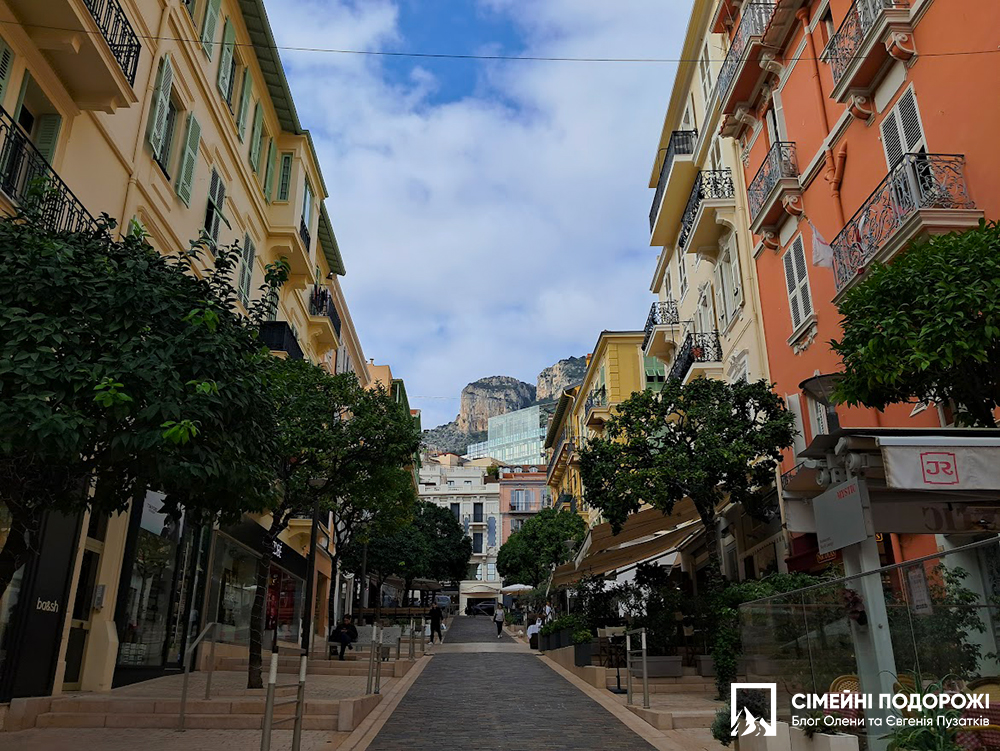 Вулиця Принцеси Кароліни в Монако