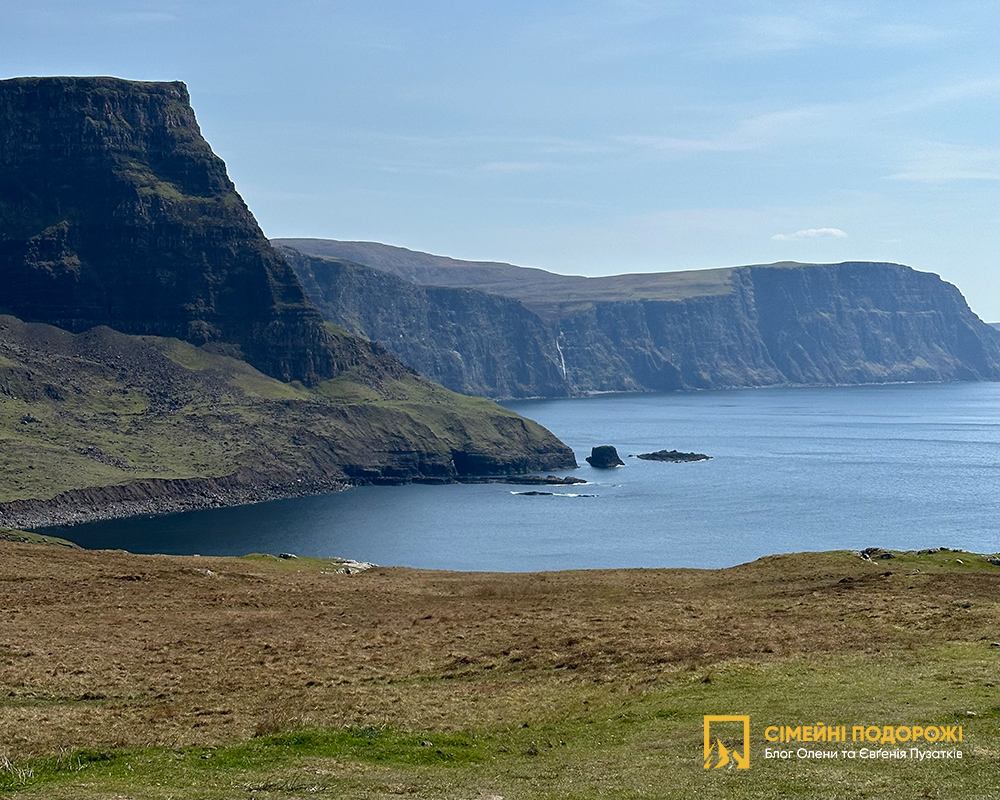 Маяк Нейст-Пойнт - Neist Point на острові Скай. Подорож Шотландією на авто.